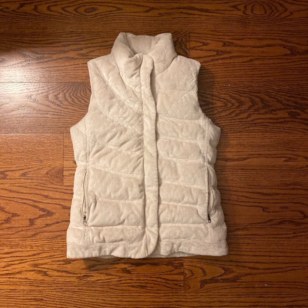Size XS cream Athleta vest